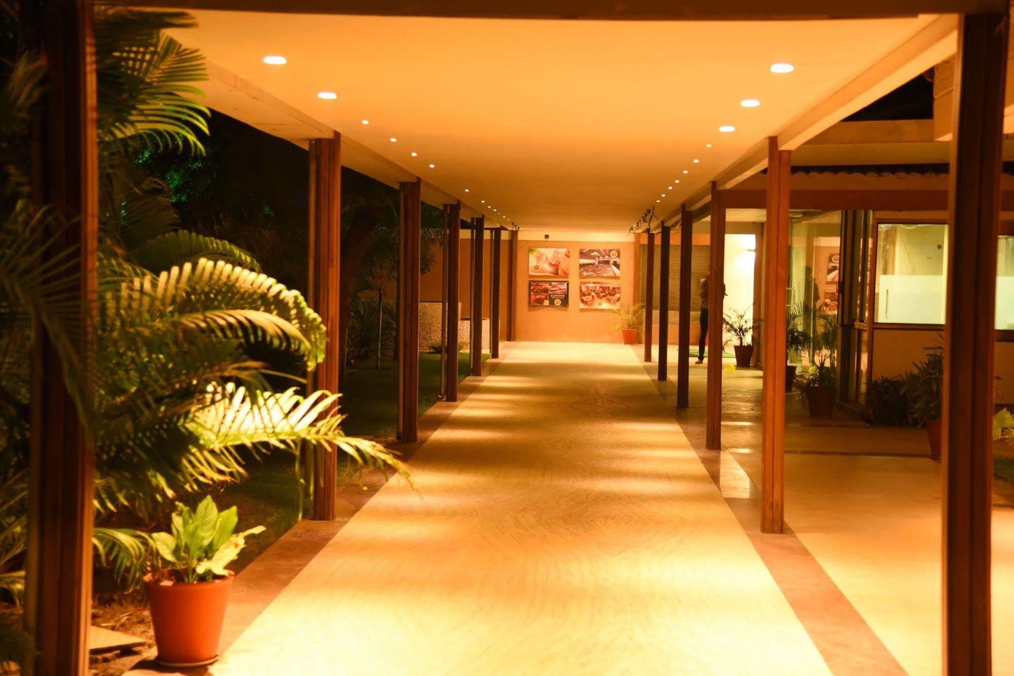 Palm Green Club Resort Jetalpur Εξωτερικό φωτογραφία