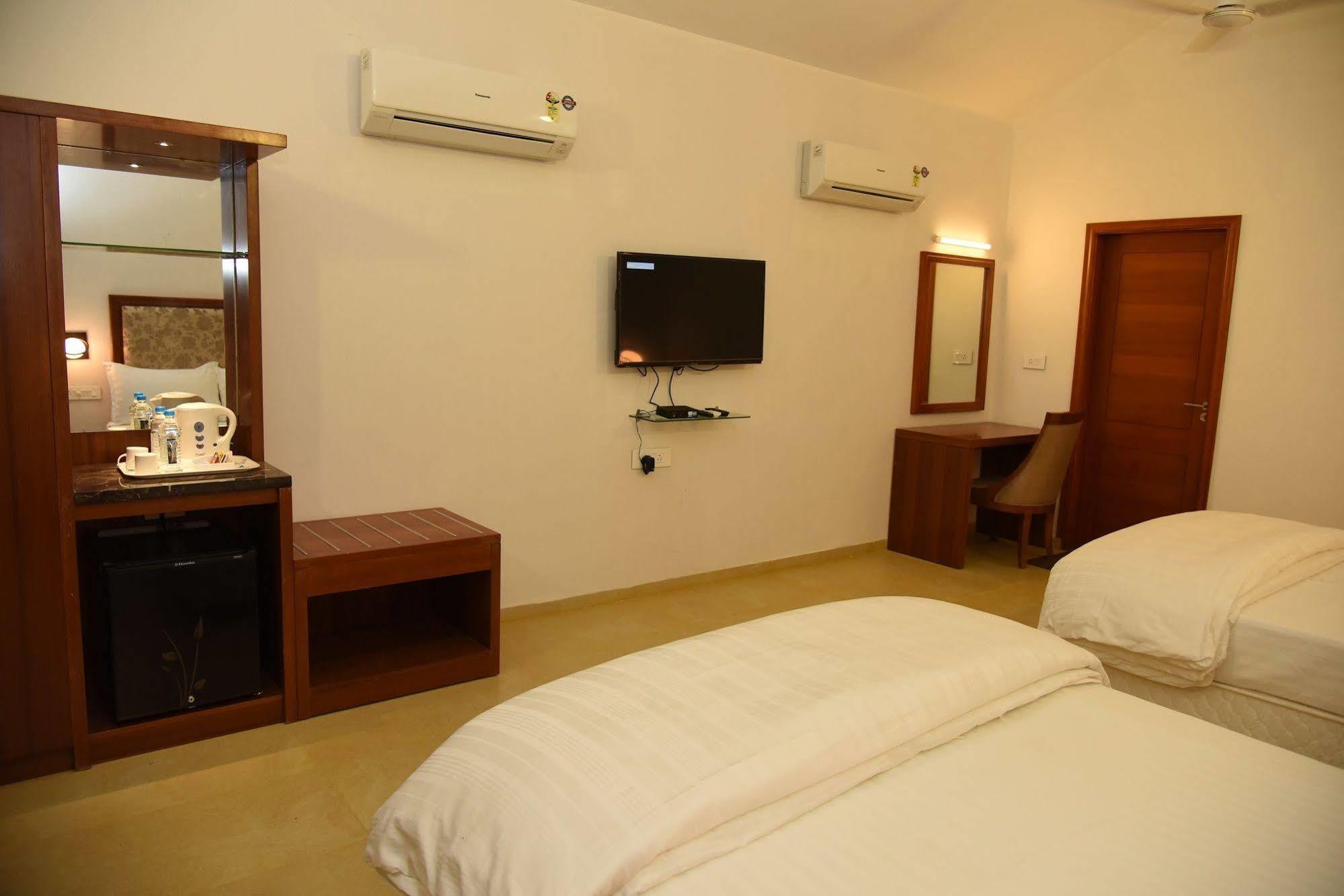 Palm Green Club Resort Jetalpur Εξωτερικό φωτογραφία
