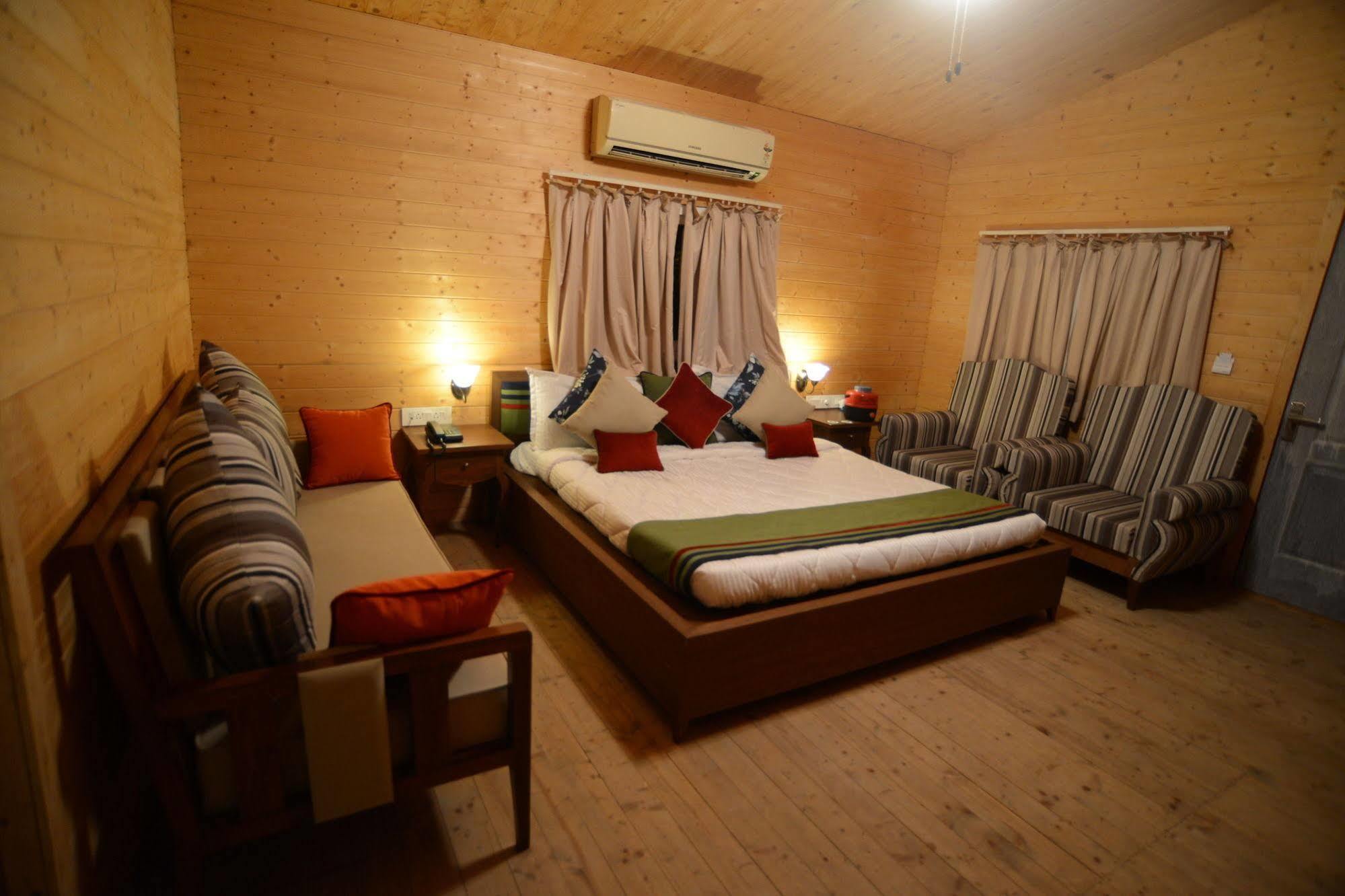 Palm Green Club Resort Jetalpur Εξωτερικό φωτογραφία