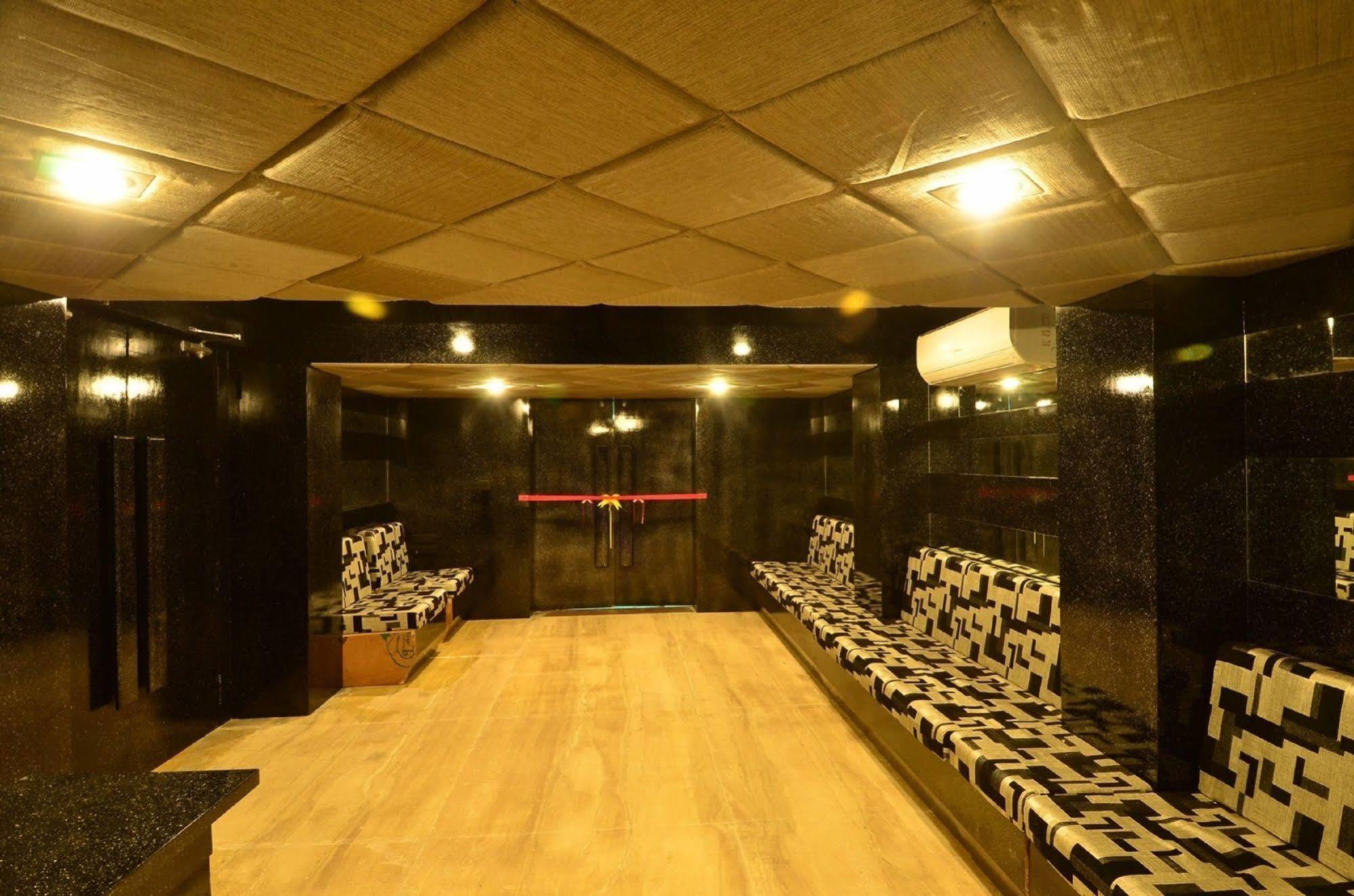 Palm Green Club Resort Jetalpur Εξωτερικό φωτογραφία